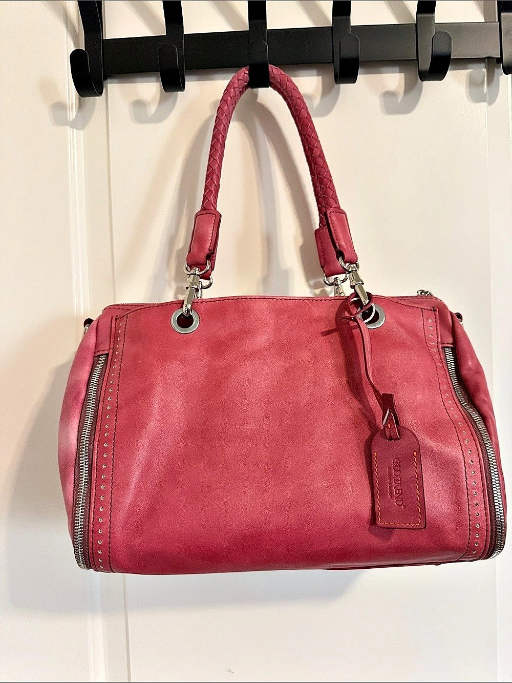 Old Trend- Modern Vintage Leather Shoulder Bag in Pink